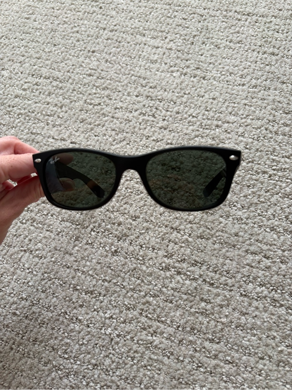 Ray-Ban Classic Black Wayfarer Sunglasses with Green Lenses